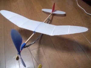 竹ヒゴ飛行機(実物写真)